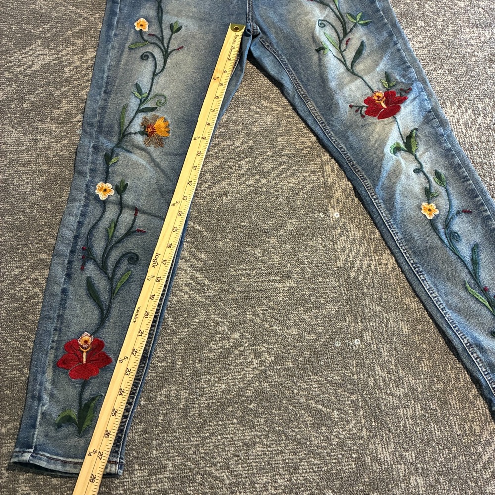 Venus Embroidered Floral Skinny Jeans Womens Size 8 Cottagecore Light Wash Ankle - Picture 3 of 12